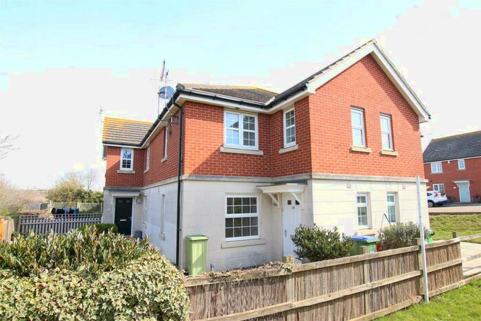 2 Bedroom End Of Terrace House To Rent In Flint Way, Peacehaven, BN10