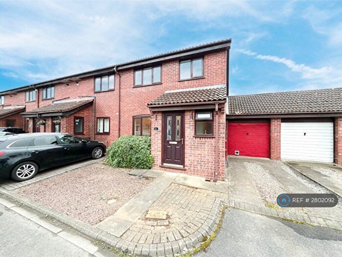 3 Bedroom Semi-Detached House To Rent In The Willows, Gloucester, GL2