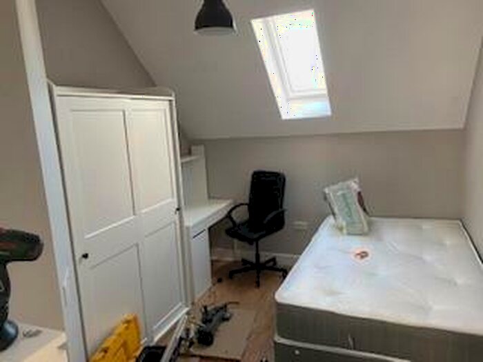 4 Bedroom House To Rent In Gloucester Road, Patchway, BS34