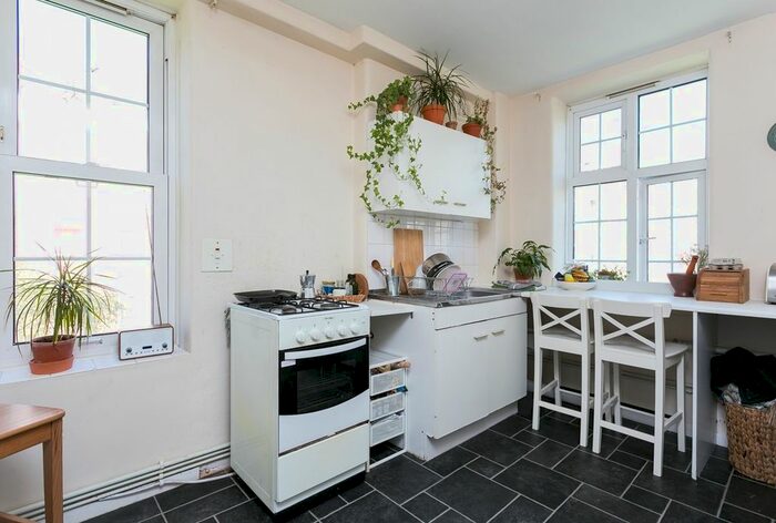 1 Bedroom Flat To Rent In Brady Street, London, E1