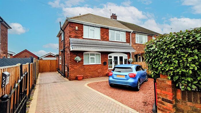 3 Bedroom Semi Detached House For Sale In Church Balk, Edenthorpe, Doncaster, DN3