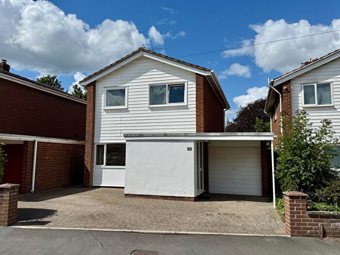 3 Bedroom Link Detached House For Sale In Brookfields Gardens, Alphington, EX2