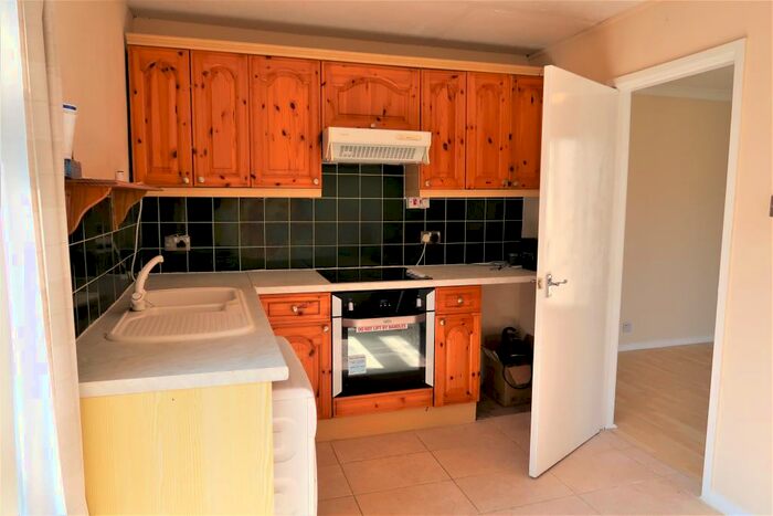 1 Bedroom Flat To Rent In Cogan Court, Cogan Pill Road, Penarth, CF64