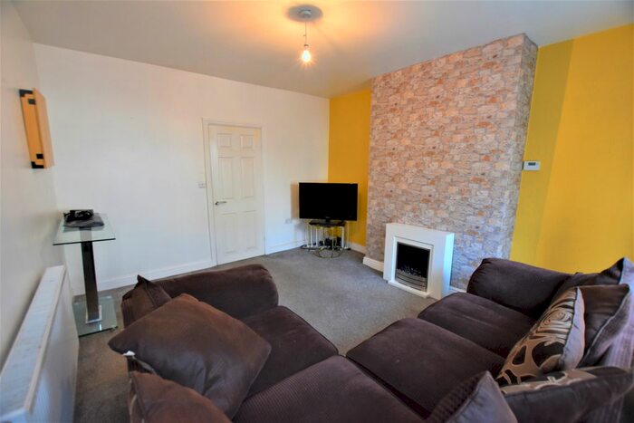 2 Bedroom End Of Terrace House To Rent In Fitzwilliam Street, Hoyland Common, Barnsley, S74