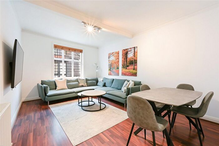 2 Bedroom Flat To Rent In Thayer Street, Marylebone, W1U