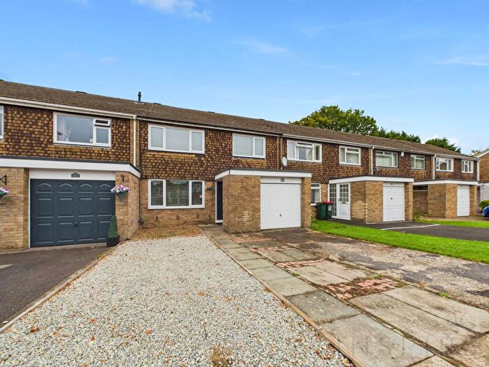 3 Bedroom Terraced House For Sale In Burwash Road, Crawley, RH10