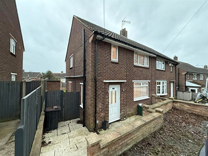 3 Bedroom Terraced House To Rent In Petten Grove, Kent, Orpington, BR5