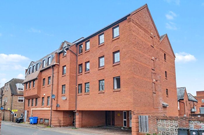 2 Bedroom Apartment For Sale In Hall Street, Chelmsford, CM2