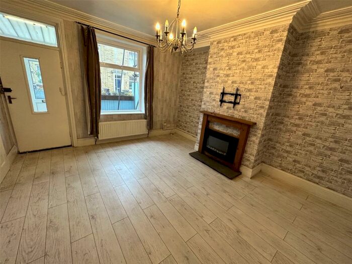 3 Bedroom Terraced House To Rent In Diamond Terrace, Off Pellon Lane