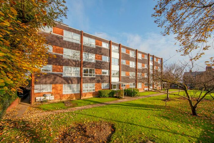 1 Bedroom Flat To Rent In Heathdene, Chase Side, London, N14