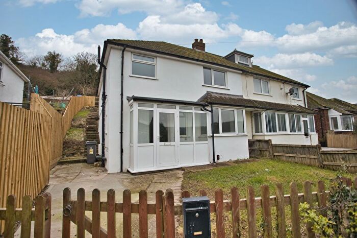 3 Bedroom Property To Rent In Queens Avenue, Dover, CT17