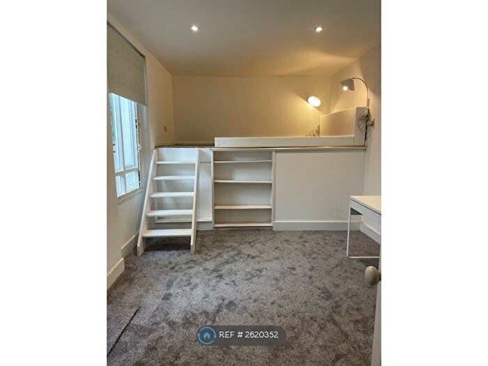 2 Bedroom Flat To Rent In Perham Rd, London, W14