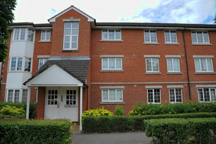 1 Bedroom Flat To Rent In Sigrist Square, Kingston KT2