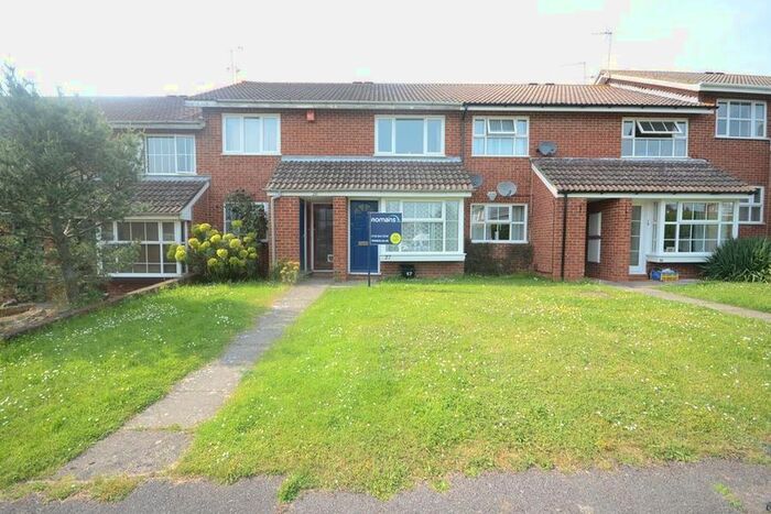 2 Bedroom Maisonette To Rent In Buckden Close, Woodley, Reading, RG5