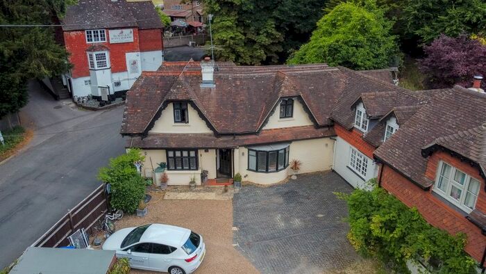 3 Bedroom Country House For Sale In Old Road, Buckland, Betchworth, Surrey, RH3