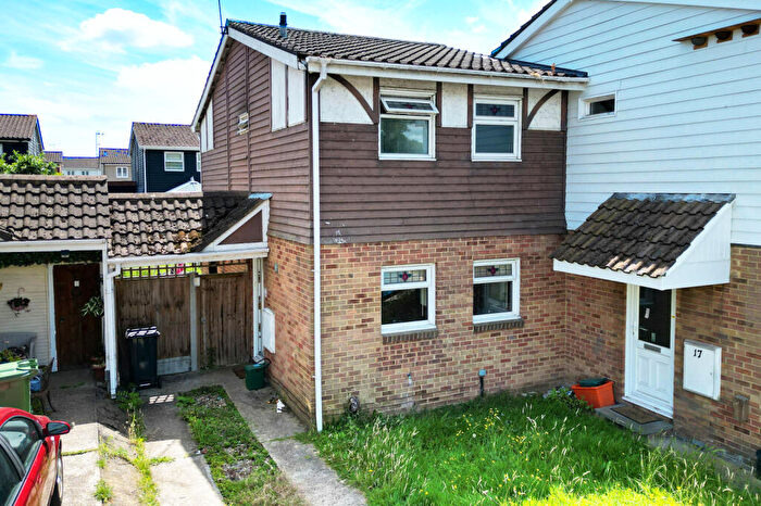 3 Bedroom Semi-Detached House For Sale In Cockerell Close, Basildon, Essex, SS13