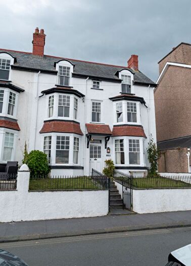 5 Bedroom Semi Detached House For Sale In Sea View Terrace, Aberdovey, LL35