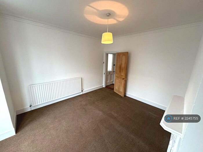 2 Bedroom Detached House To Rent In Sebright Road, Barnet, EN5