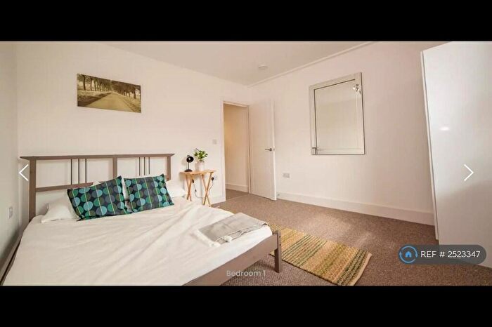 2 Bedroom Flat To Rent In St Johns Avenue, London, NW10