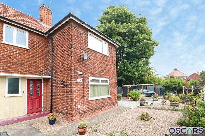 2 Bedroom Flat For Sale In Lea Crescent, Cottingham, HU16