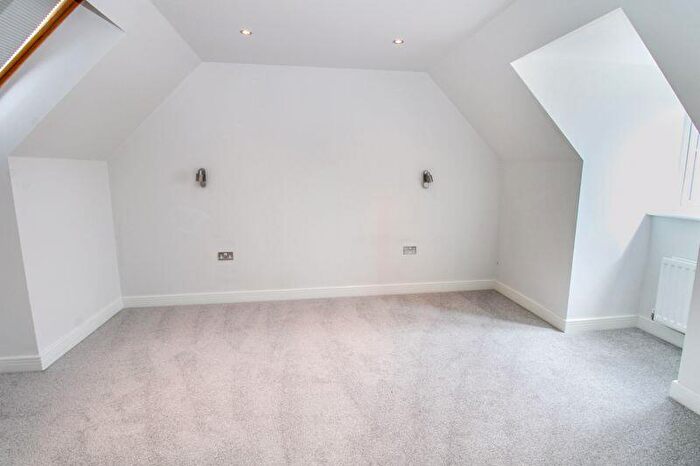 5 Bedroom Detached House For Sale In Potter Meadows, New Cardington, MK42