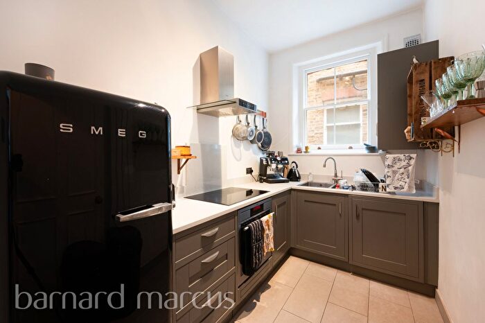 1 Bedroom Flat To Rent In Parklands, Berrylands, Surbiton, KT5