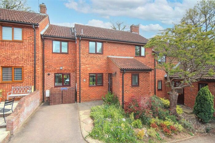 4 Bedroom Semi Detached House To Rent In Mary Proud Court, Oak Piece, Welwyn, AL6