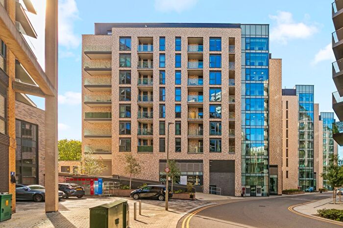 2 Bedroom Flat To Rent In Osiers Road, Wandsworth, SW18