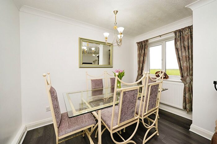 2 Bedroom Flat For Sale In Dunlins Court, Wallasey, CH45