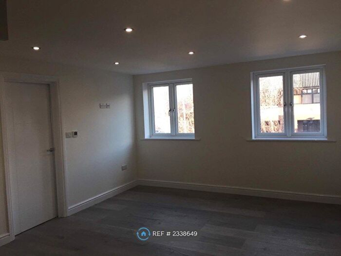 1 Bedroom Flat To Rent In Princes Way, Bletchley, Milton Keynes, MK2