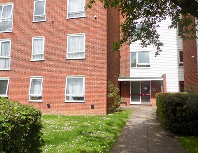 2 Bedroom Apartment To Rent In Laburnham Court, Robin Hood Lane, Sutton, Surrey, SM1