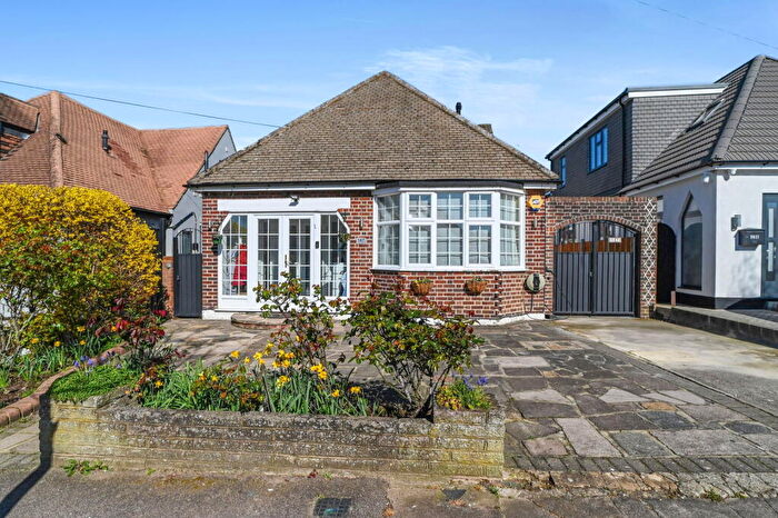 3 Bedroom Detached Bungalow For Sale In Stradbroke Grove, Clayhall, Essex, IG5