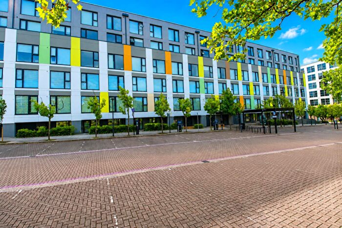 2 Bedroom Apartment To Rent In Th Month Rent Free - Buckingham Court, Milton Keynes, MK9