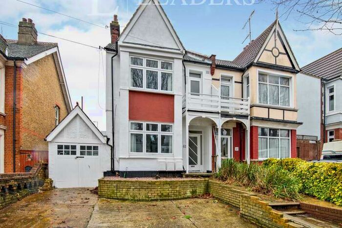 2 Bedroom Apartment To Rent In Boston Avenue, Southend, SS2