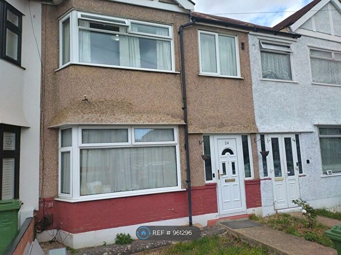 3 Bedroom Terraced House To Rent In Geneva Gardens, Chadwell Heath, RM6