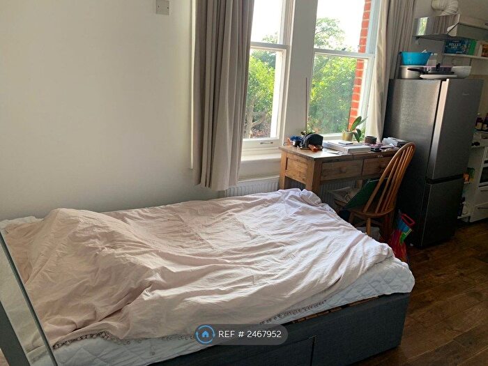 Studio To Rent In Mapesbury Lodge, London, NW2