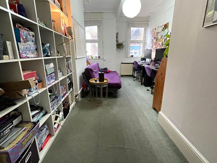 1 Bedroom Flat To Rent In Essex Road, London, N1