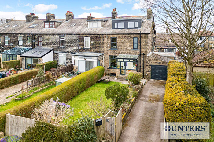 2 Bedroom End Of Terrace House For Sale In Victoria Terrace, Yeadon, Leeds, LS19