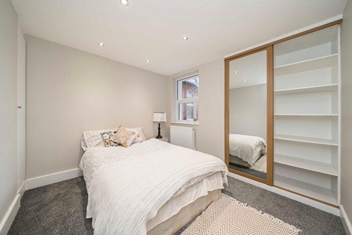 2 Bedroom Flat For Sale In Coverton Road, London, SW17