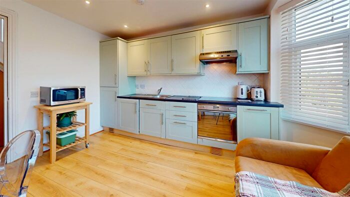 2 Bedroom Flat To Rent In Third Acre Rise, Oxford, OX2