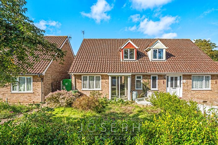 3 Bedroom Property For Sale In York Crescent, Claydon, IP6