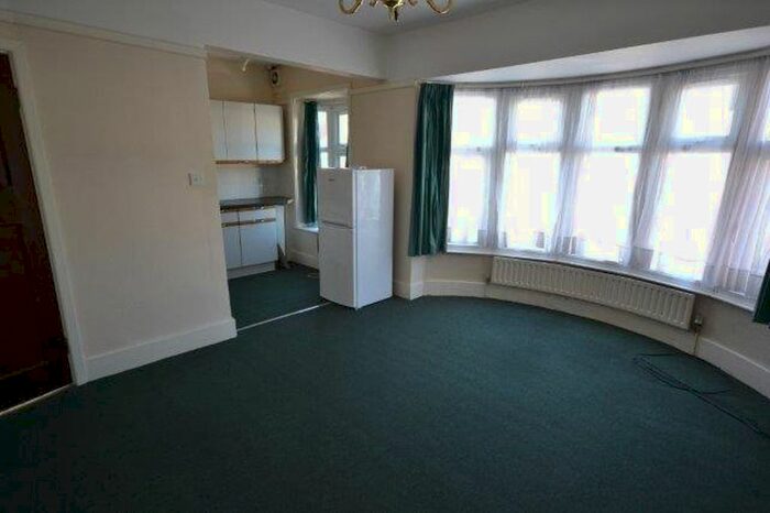 1 Bedroom Flat To Rent In Queens Road, Clarendon Park, Leicester, LE2