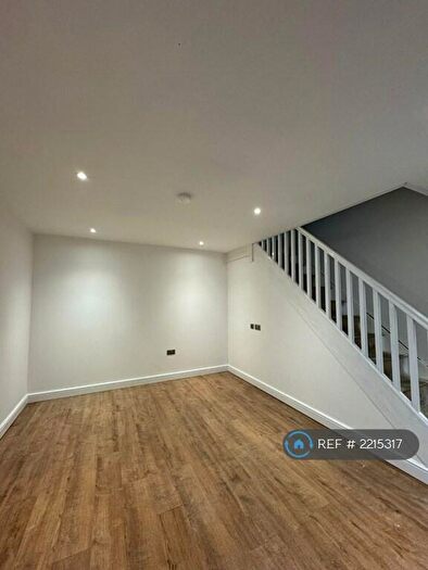 3 Bedroom Terraced House To Rent In Arundel Street, Mossley, Ashton-Under-Lyne, OL5