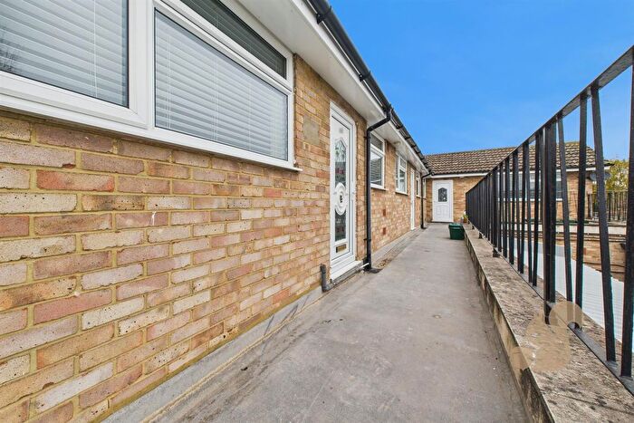 2 Bedroom Flat To Rent In Sunrise Avenue, Chelmsford, CM1