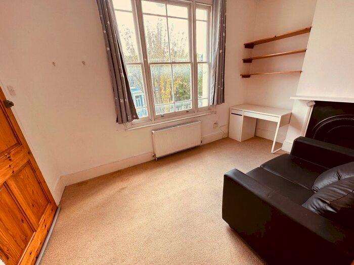 1 Bedroom Flat To Rent In Alexander Road, Archway, N19