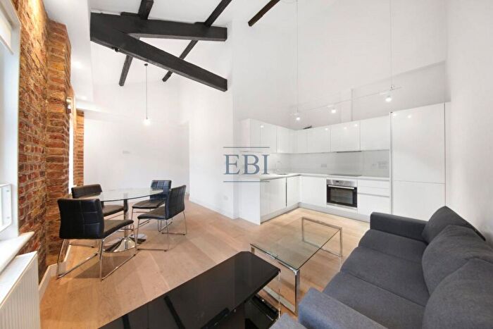 2 Bedroom Apartment To Rent In Paisley Court, Clyde Square, Limehouse, E14