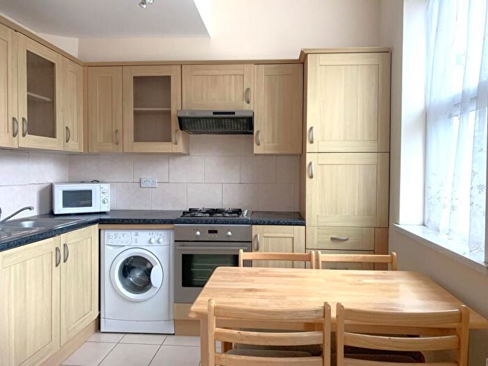 1 Bedroom Flat To Rent In Blackstock Road, Finsbury Park, N4