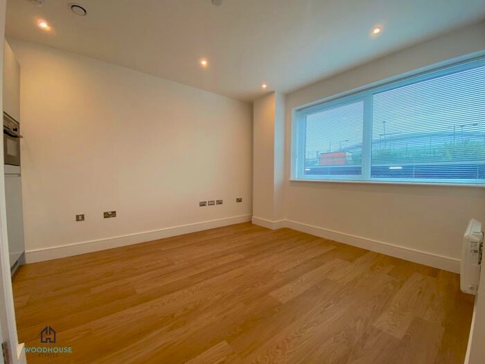 1 Bedroom Ground Flat To Rent In South Street, Romford, London, RM1