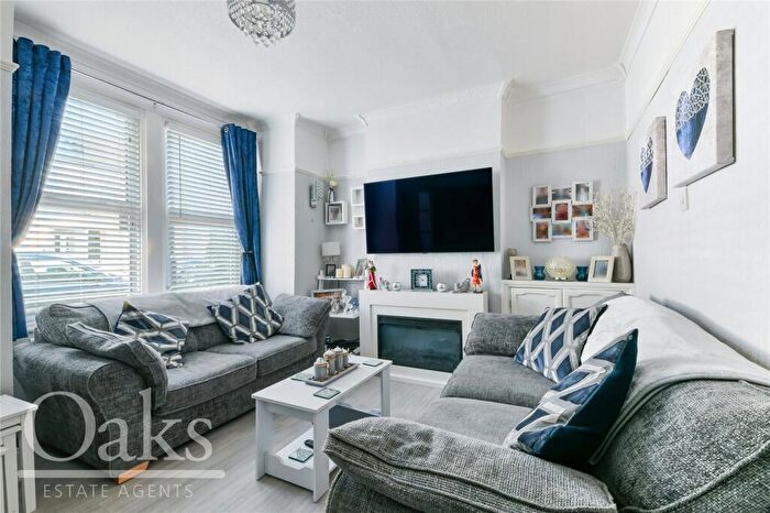 3 Bedroom End Of Terrace House For Sale In Wentworth Road, Croydon, CR0