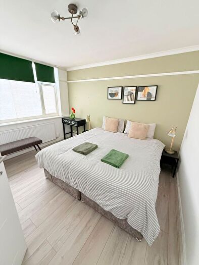1 Bedroom Flat For Sale In Brent Park Road, London, NW4